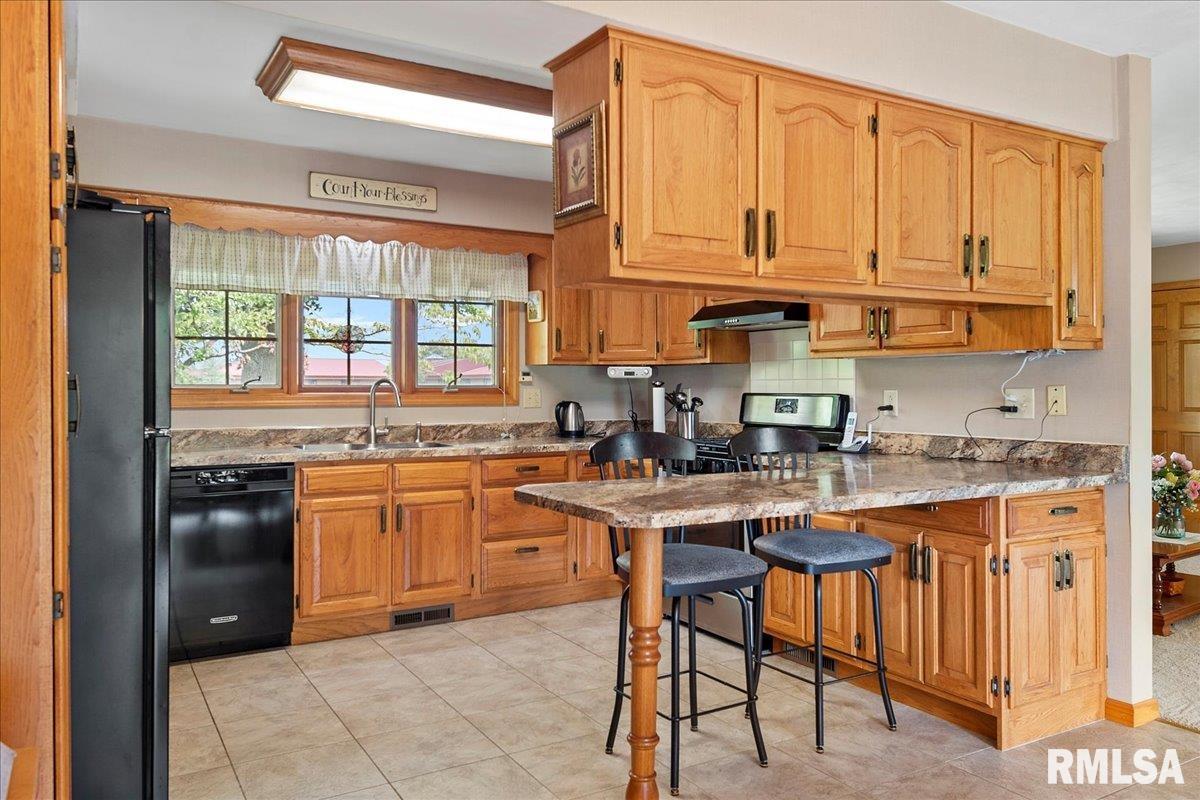 716 West Main Street Rochester, IL 62563 - Photo 13 of 43