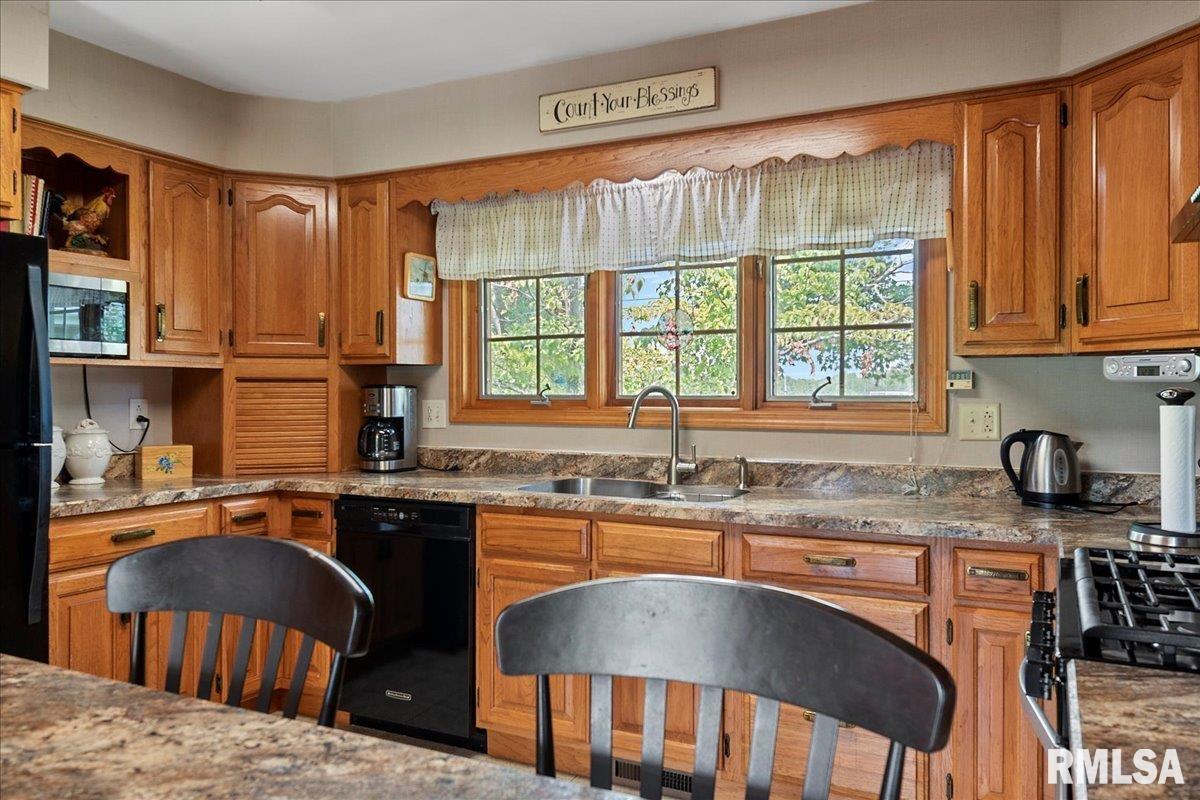 716 West Main Street Rochester, IL 62563 - Photo 16 of 43