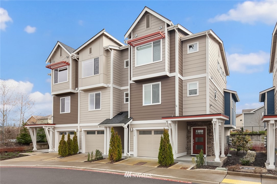 335 Anacortes Place Northeast Renton, WA 98059 - Photo 2 of 17