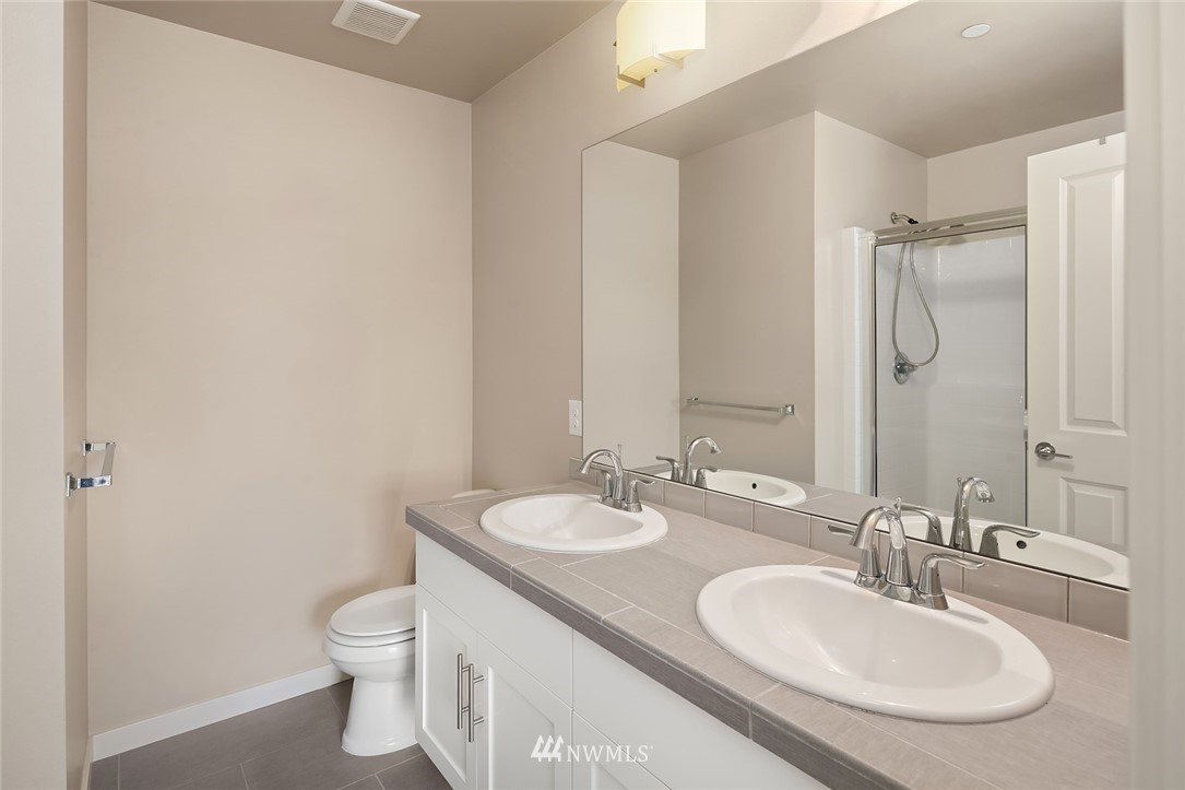 335 Anacortes Place Northeast Renton, WA 98059 - Photo 11 of 17