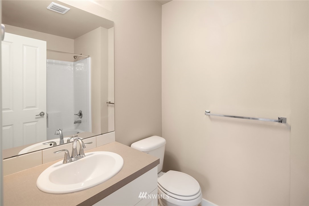 335 Anacortes Place Northeast Renton, WA 98059 - Photo 13 of 17