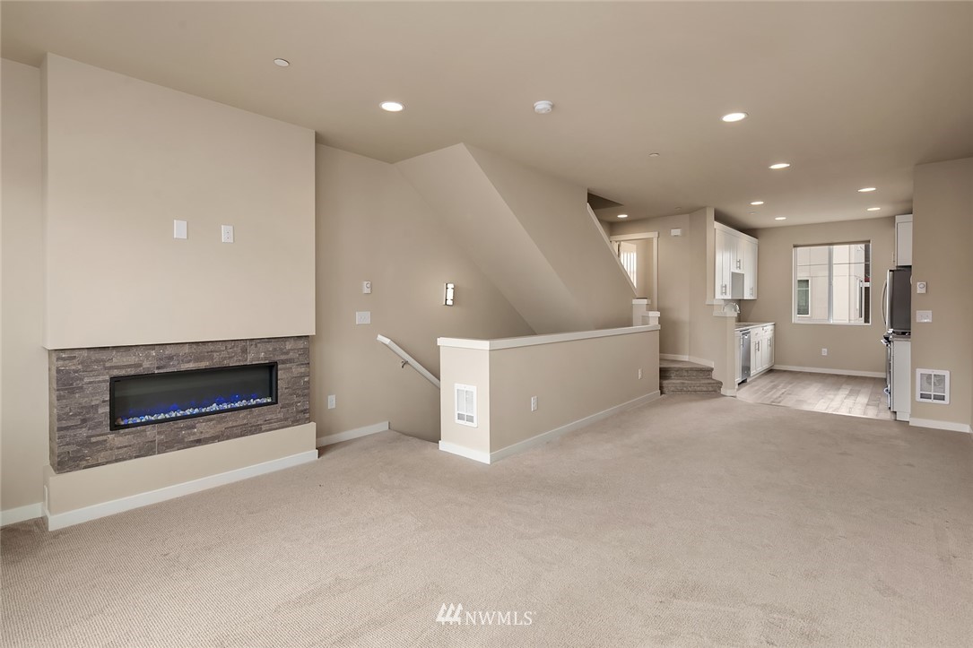 335 Anacortes Place Northeast Renton, WA 98059 - Photo 5 of 17