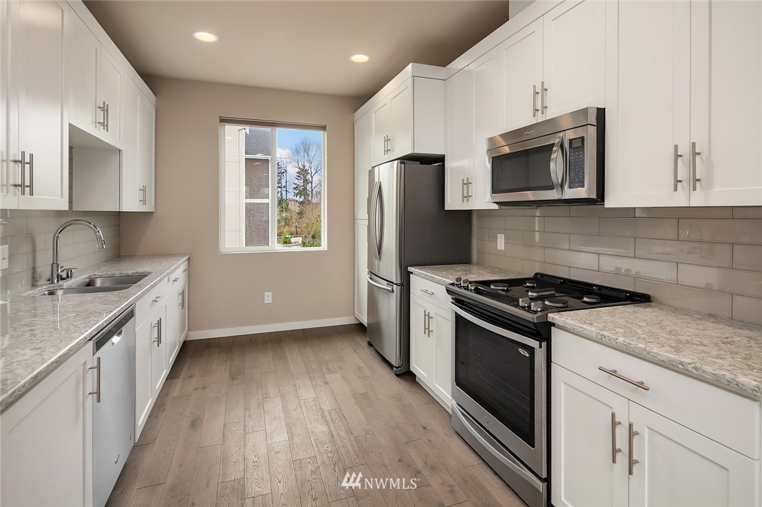 335 Anacortes Place Northeast Renton, WA 98059 - Photo 8 of 17