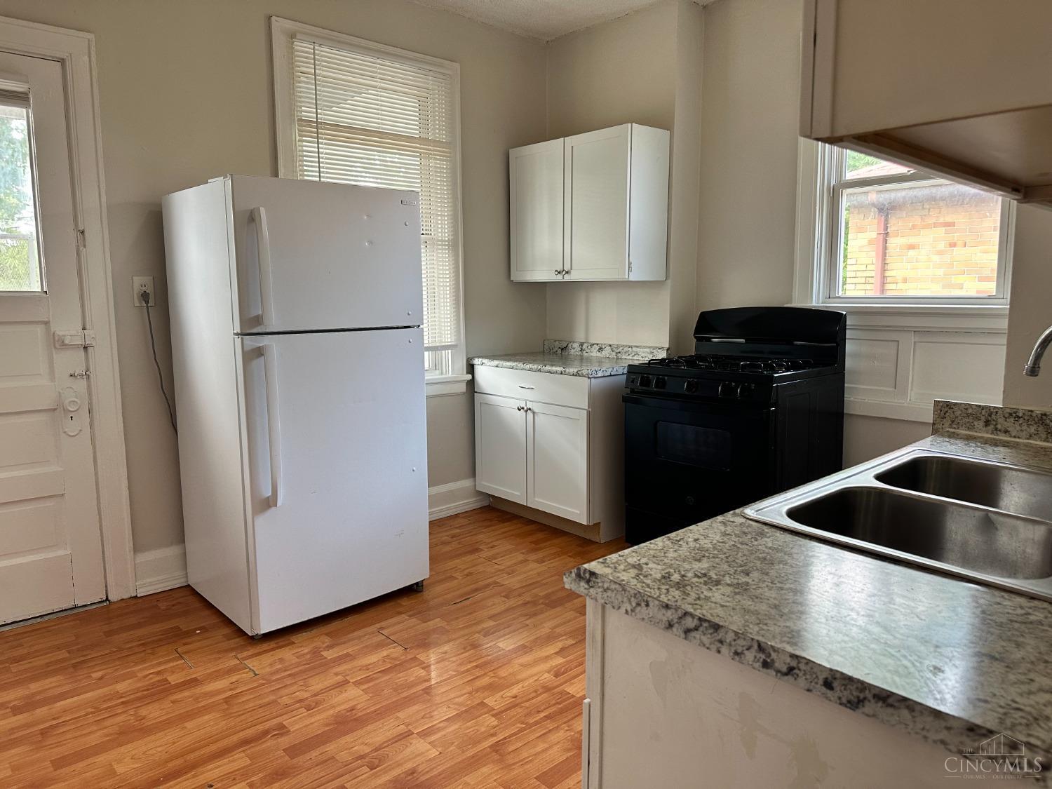 4829 Reading Road Cincinnati, OH 45237 - Photo 7 of 21
