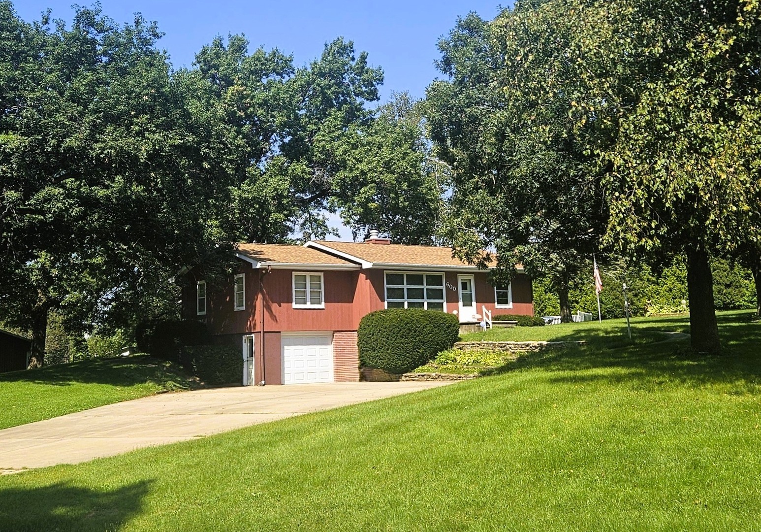 600 Timber Creek Road Dixon, IL 61021 - Photo 1 of 46 Gallery Image 1