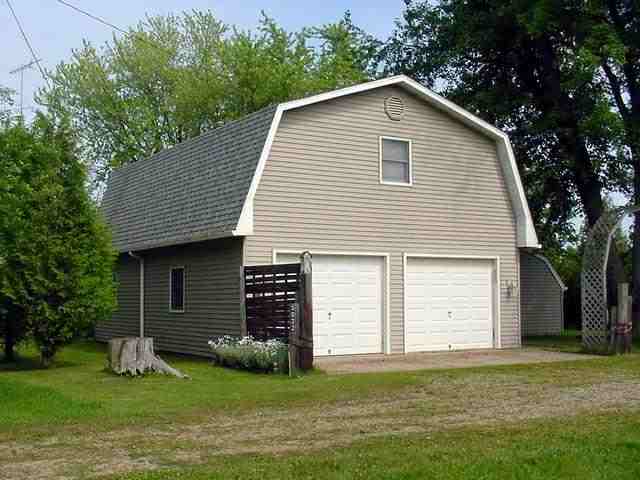 5022 Lakeshore Road Deckerville, MI 48427 - Photo 6 of 14 31008779-5.JPG