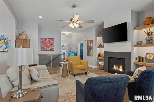 $399,900 | 3702 Westgate Drive, Springfield, IL 62711