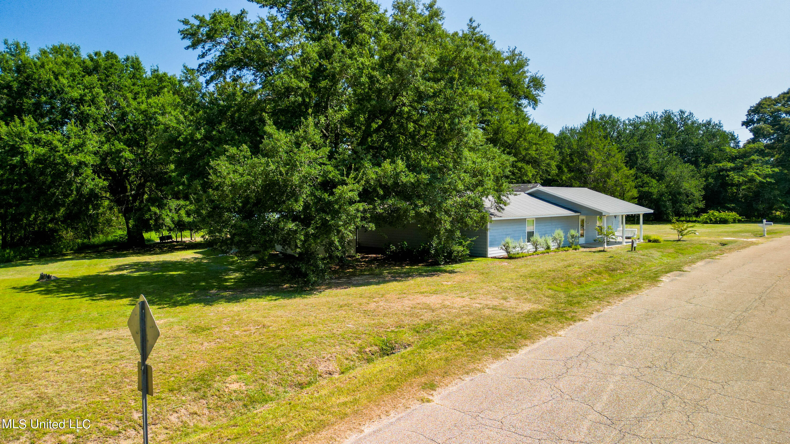 6877 Union Road Richton, MS 39476 - Photo 22 of 30 6877 Union Rd Richton-22