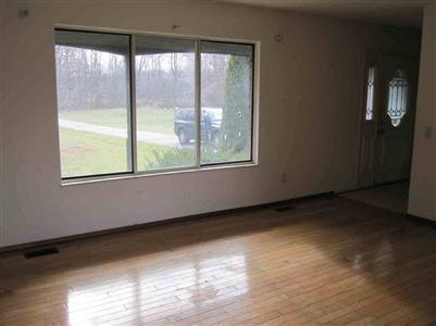 12200 Rattalee Lake Road Davisburg, MI 48350 - Photo 4 of 9 20221051-3.JPG