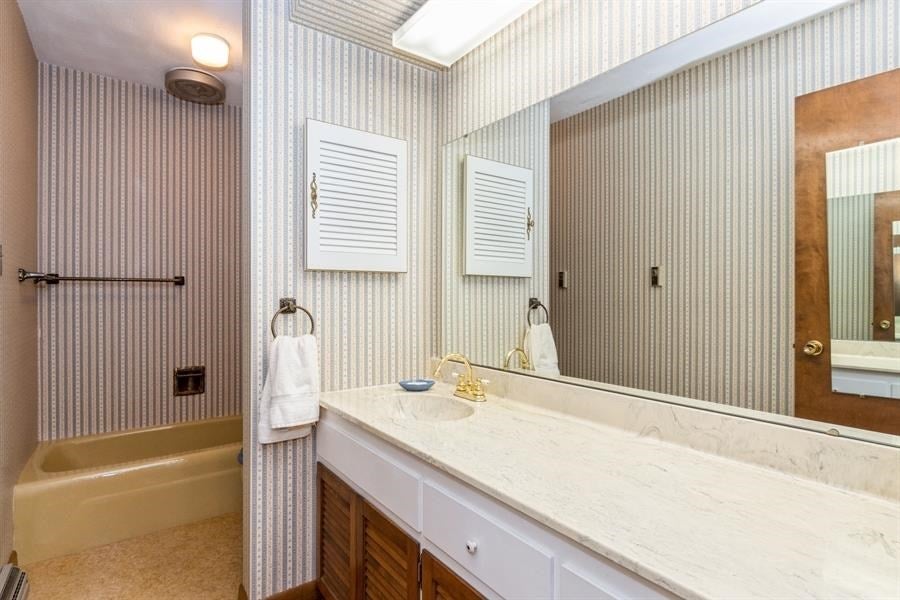 2939 Johnson Cedar Road Northeast Iowa City, IA 52240 - Photo 11 of 39 Gallery Image 11