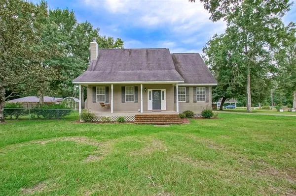$325,000 | 42773 Robinwood Drive, Hammond, LA 70403
