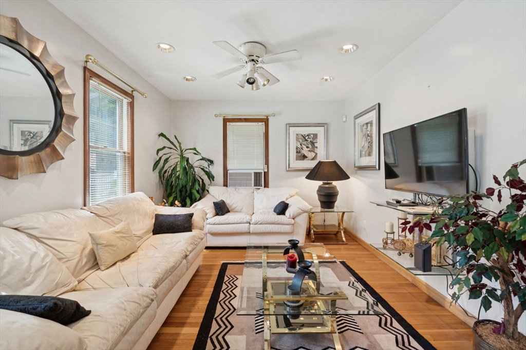 42 Woodland Road Wakefield, MA 01880 - Photo 14 of 41