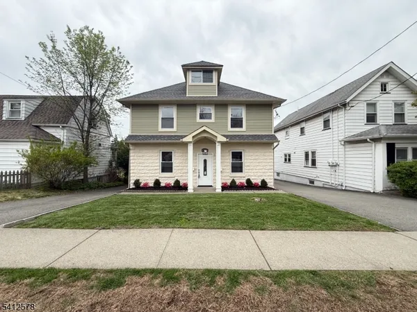$3,400 | 190 East Lindsley Road, Unit 2, Cedar Grove, NJ 07009