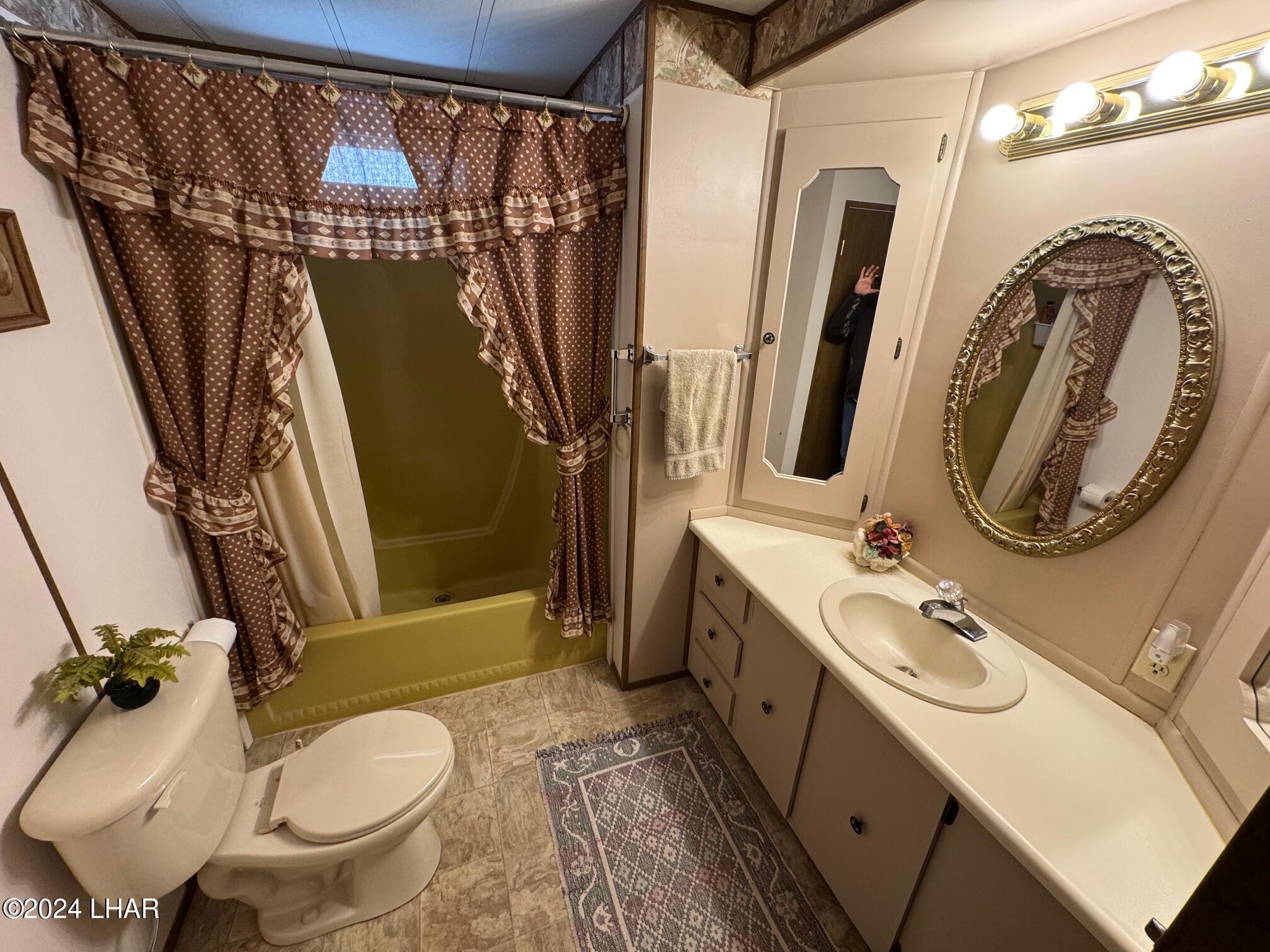 25514 Pendleton Way Bouse, AZ 85325 - Photo 16 of 24 Bathroom