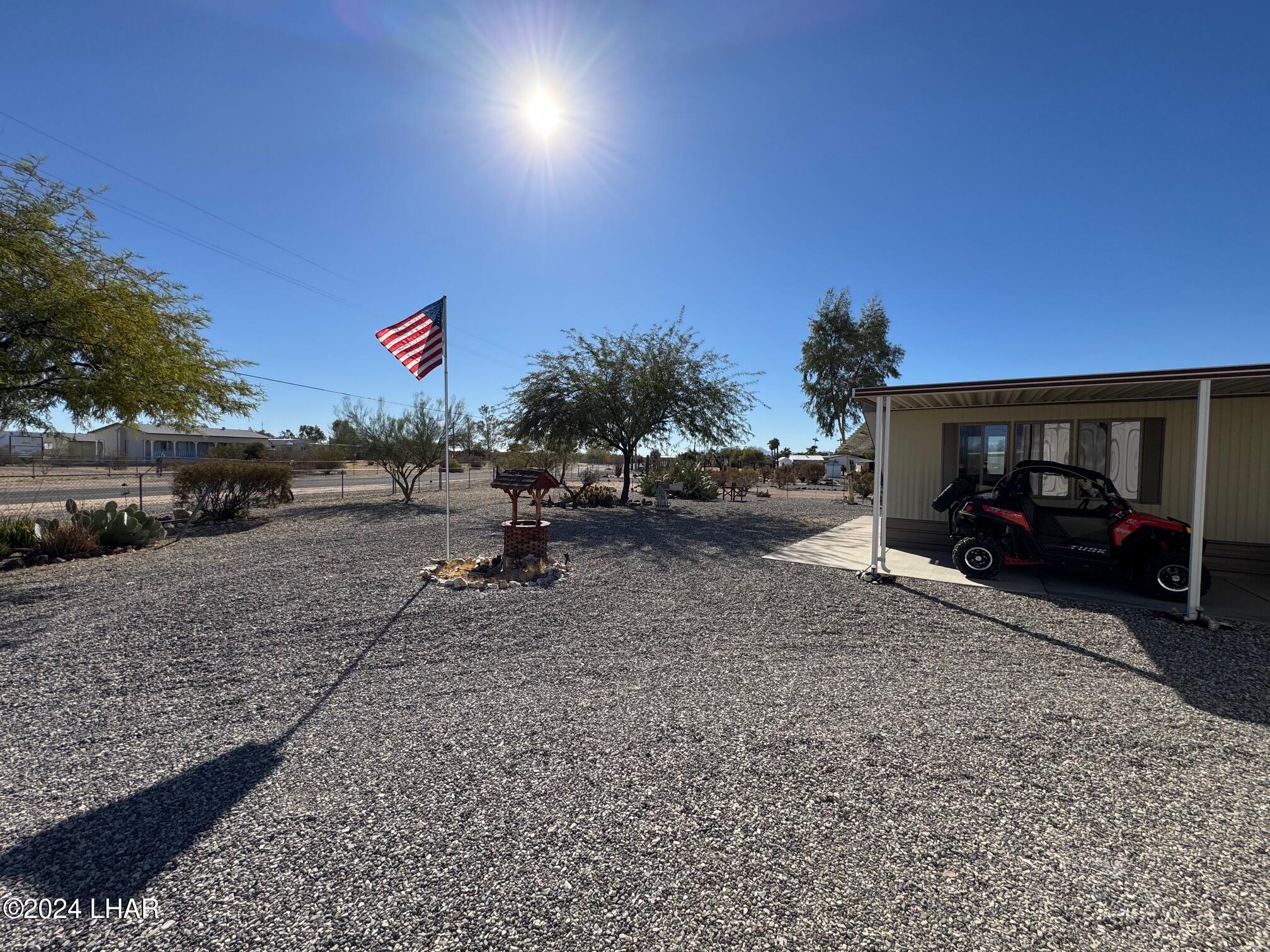 25514 Pendleton Way Bouse, AZ 85325 - Photo 6 of 24 Front yard