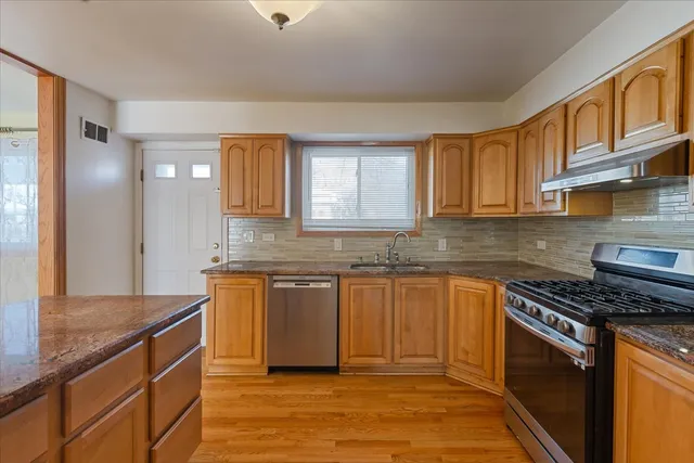 $625,000 | 7910 Churchill Street, Morton Grove, IL 60053