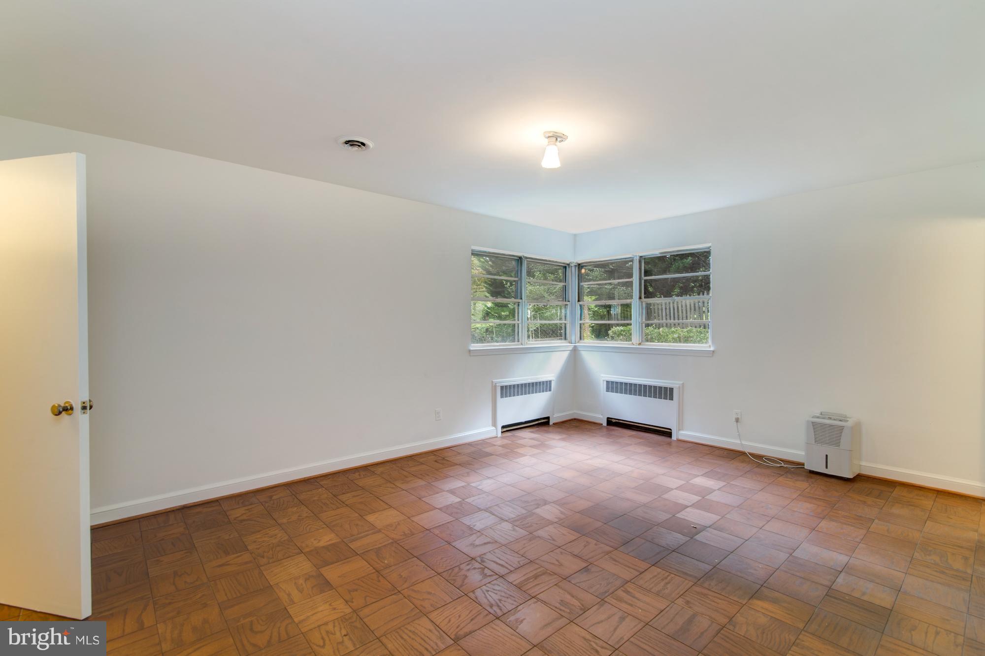 8117 Rayburn Road Bethesda, MD 20817 - Photo 22 of 30 Downstairs 2nd Master Bedroom