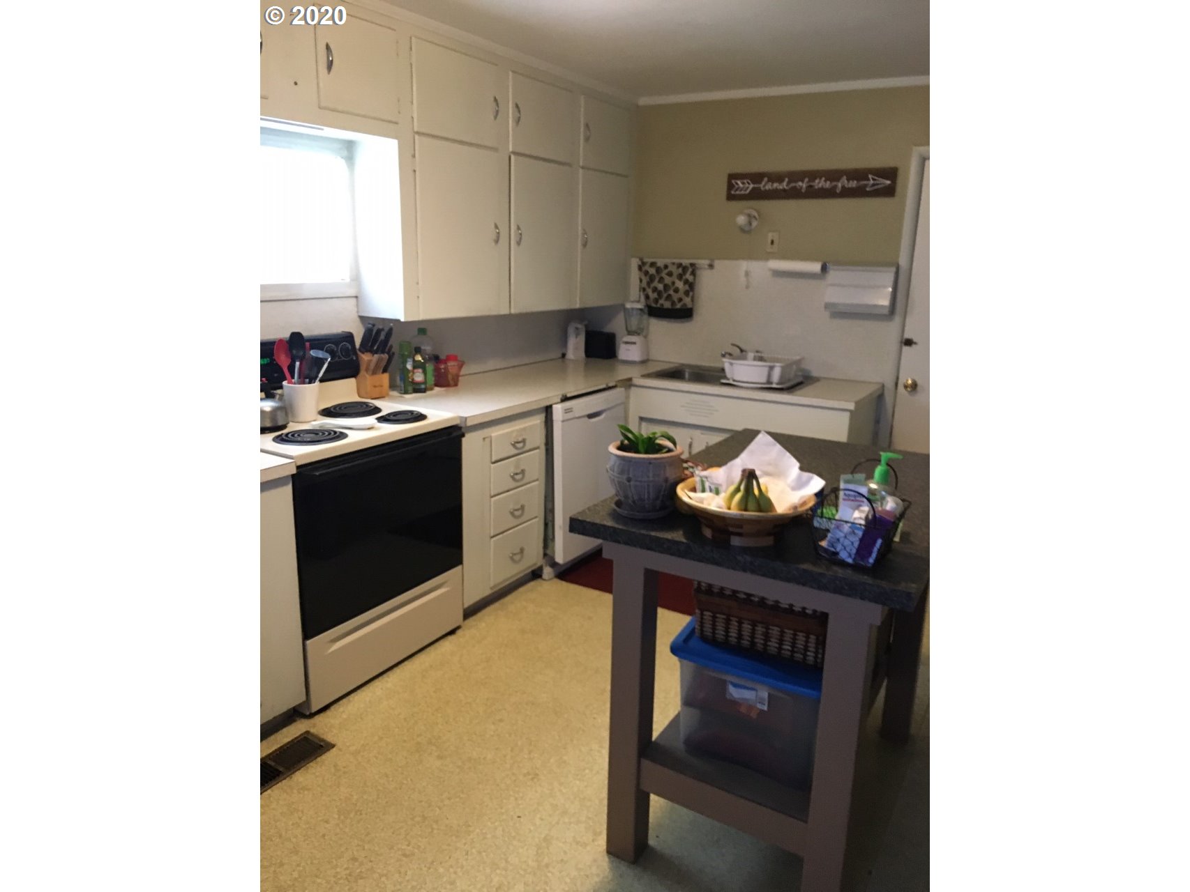 417 Southwest 18th Street Pendleton, OR 97801 - Photo 7 of 18