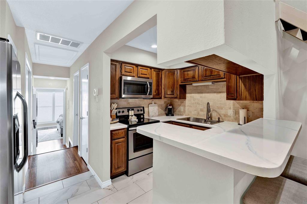 2577 Shady Ridge Drive Bedford, TX 76021 - Photo 6 of 22
