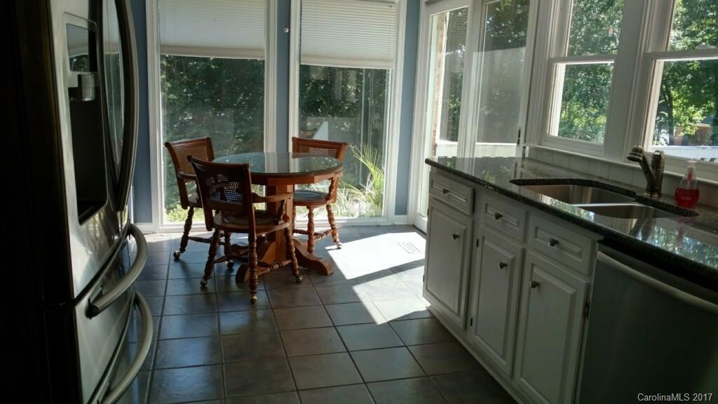 7105 Hopeton Road Charlotte, NC 28210 - Photo 3 of 21 Gallery Image 3