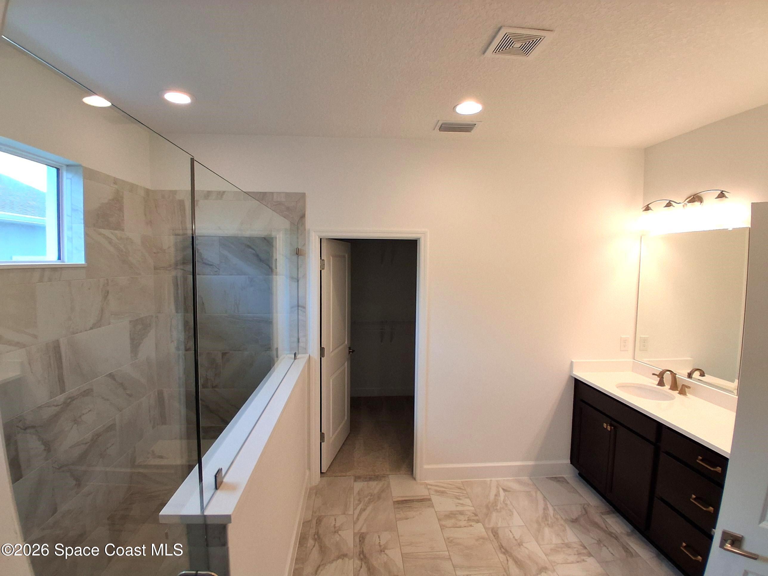 9292 Machin Place Melbourne, FL 32940 - Photo 12 of 41 20260115_100043