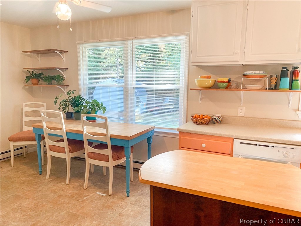 727 Coachpoint Road Hartfield, VA 23071 - Photo 3 of 18