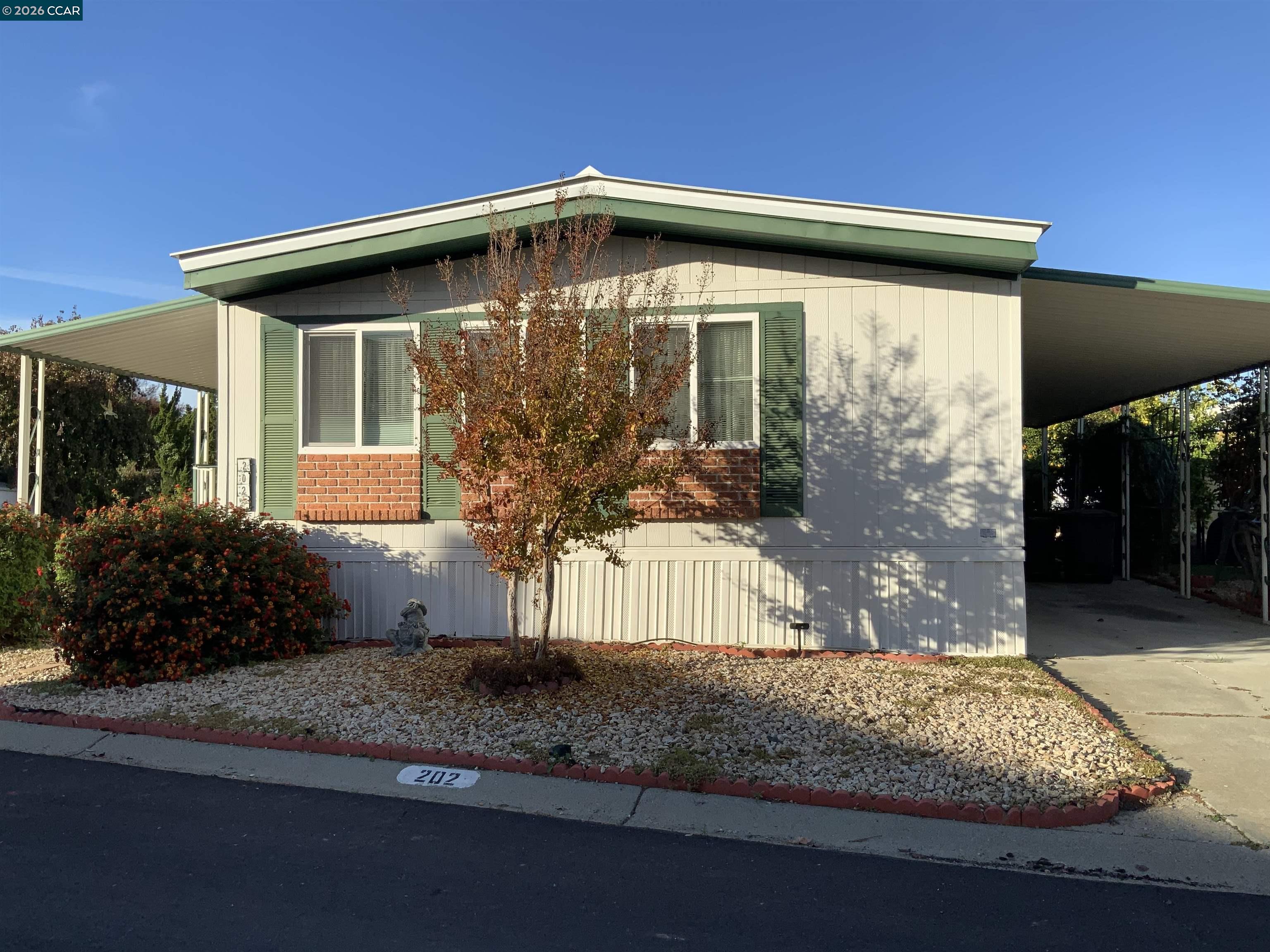 202 Queens Way Pittsburg, CA 94565 - Photo 1 of 29