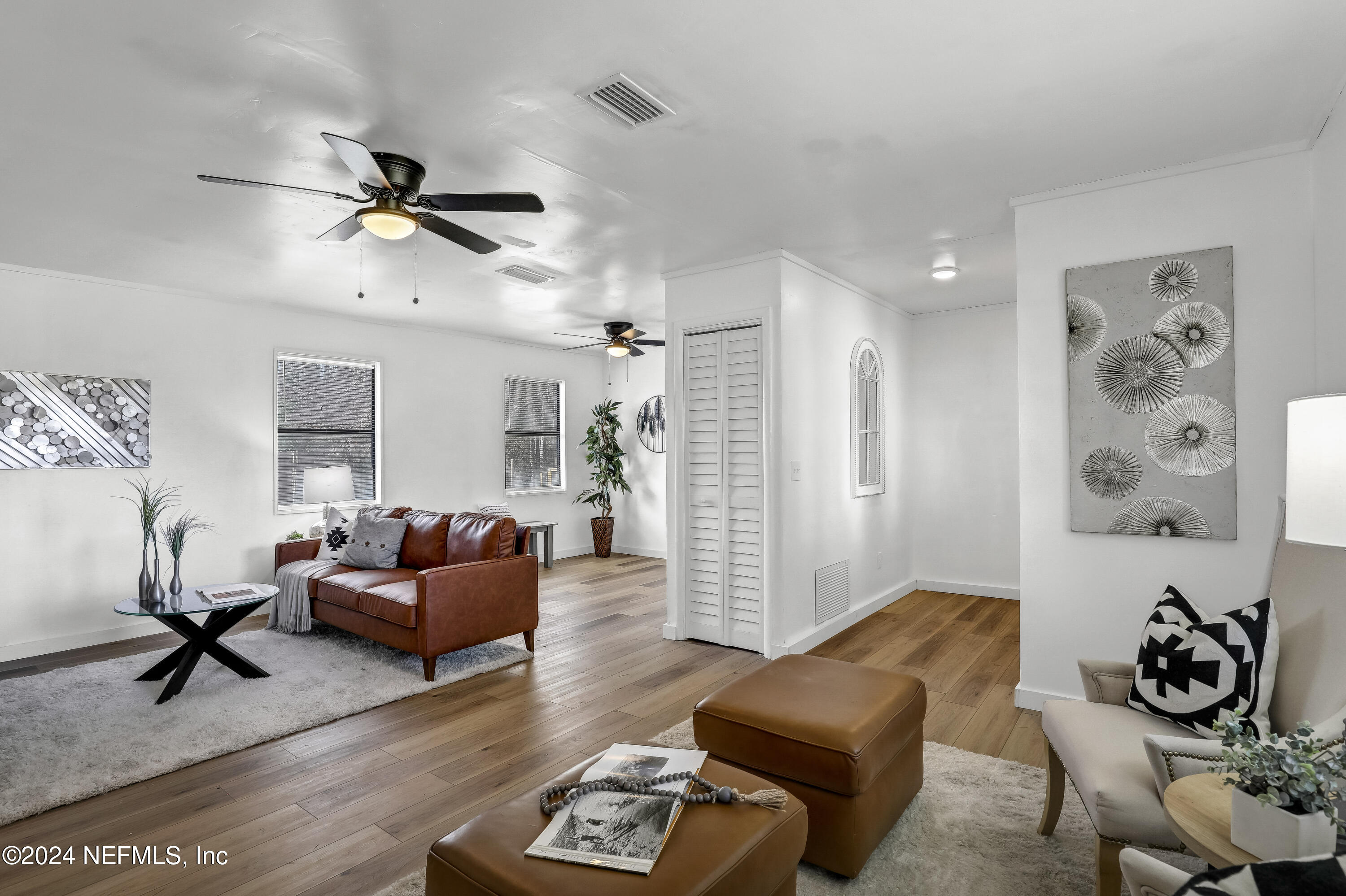 54221 Cravey Road Callahan, FL 32011 - Photo 13 of 52 11 Living Room