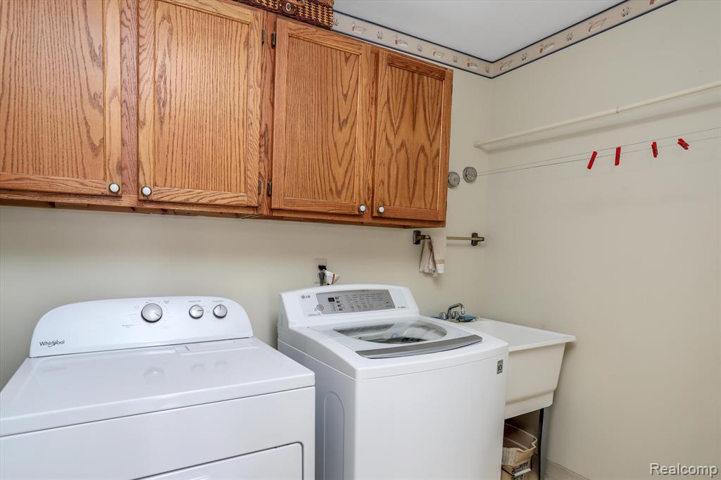 738 Lion Street Rochester Hills, MI 48307 - Photo 18 of 37