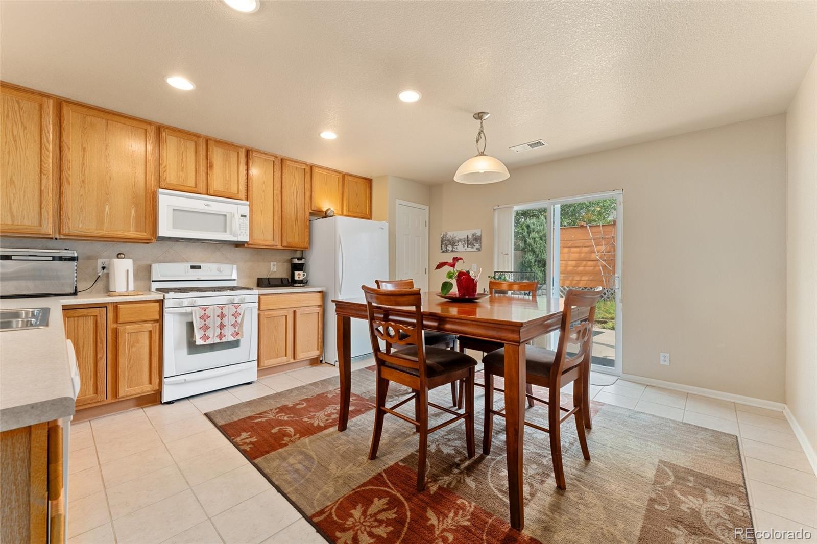 5526 Lewiston Street Denver, CO 80239 - Photo 10 of 25