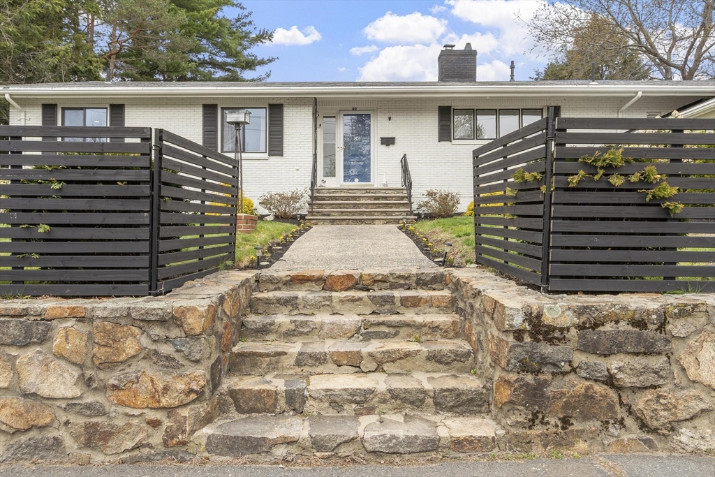 82 Cornell Road Marblehead, MA 01945 - Photo 4 of 42
