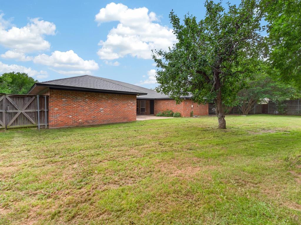 3209 Broken Arrow Road Denton, TX 76209 - Photo 36 of 39