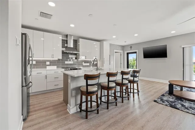 $4,649,000 | 12400 Capri Circle North, Treasure Island, FL 33706