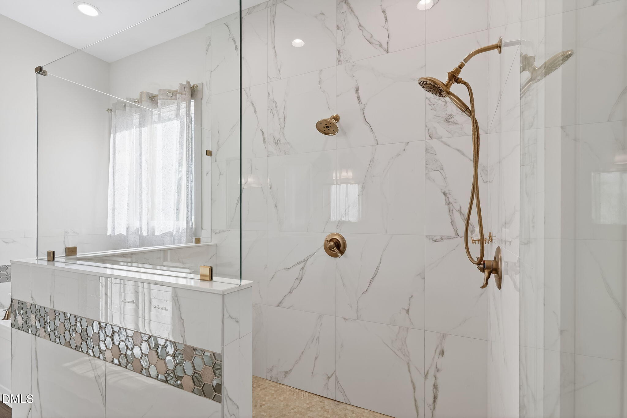 260 Freedom Road Smithfield, NC 27577 - Photo 44 of 75 a bathroom with a shower and a tub