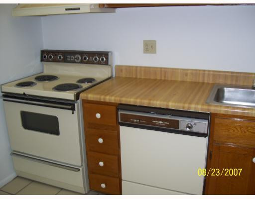 3720 Inverrary Drive, Unit 3Y Lauderhill, FL 33319 - Photo 3 of 6 Kitchen