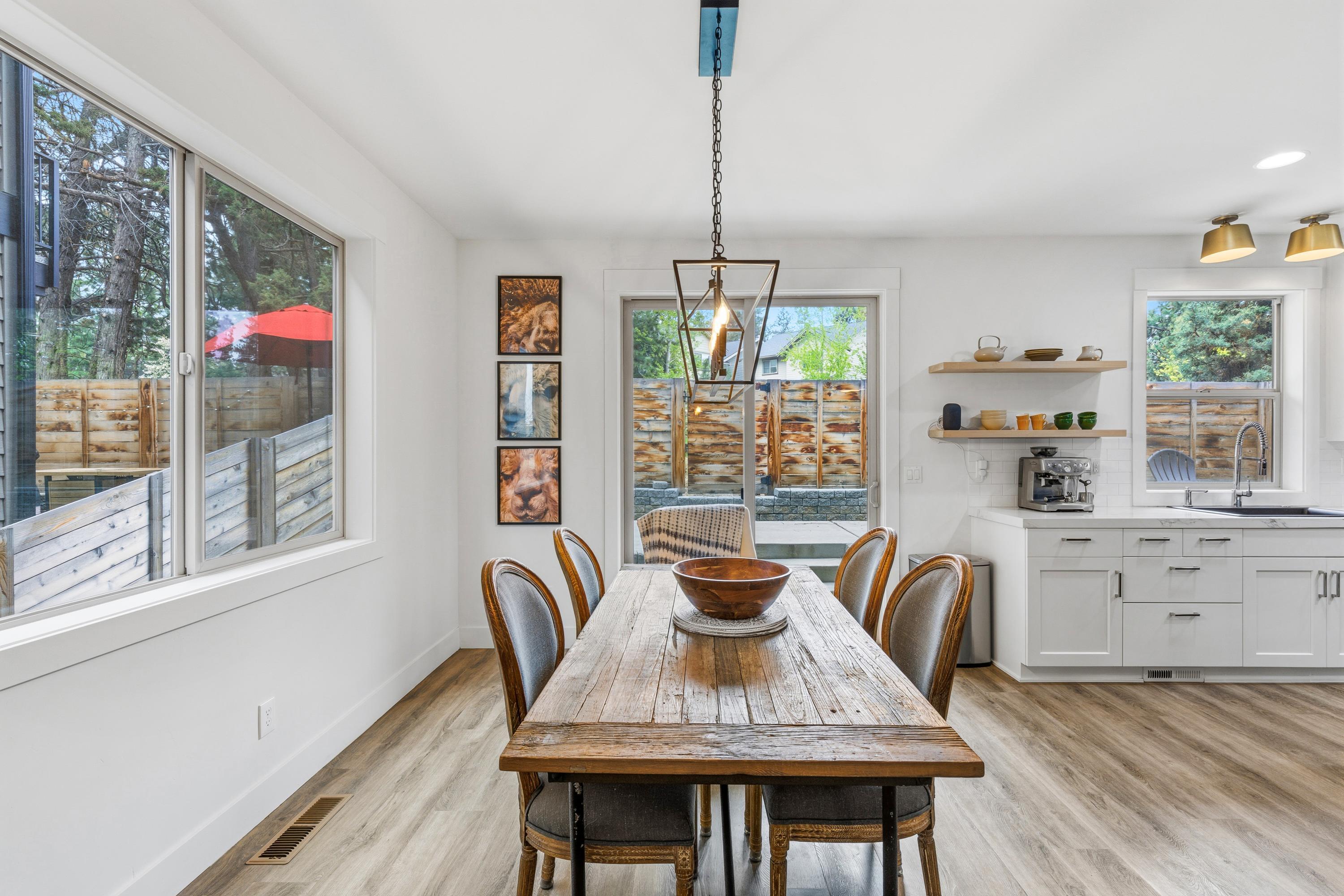 1333 Southwest Boardwalk Lane Bend, OR 97702 - Photo 17 of 46 Dining Area