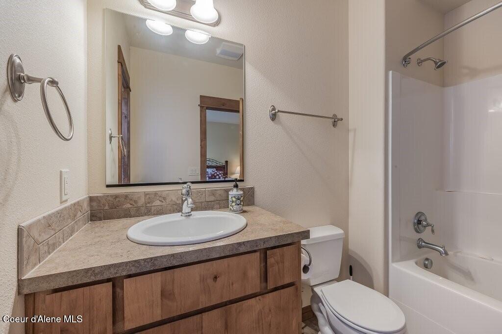 128 Mogul Hill Road, Unit 303 Sandpoint, ID 83864 - Photo 15 of 75 En Suite Bathroom