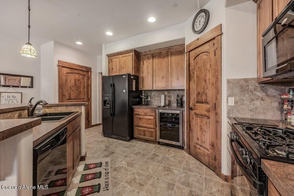 128 Mogul Hill Road, Unit 303 Sandpoint, ID 83864 - Photo 9 of 75 Kitchen with Pantry