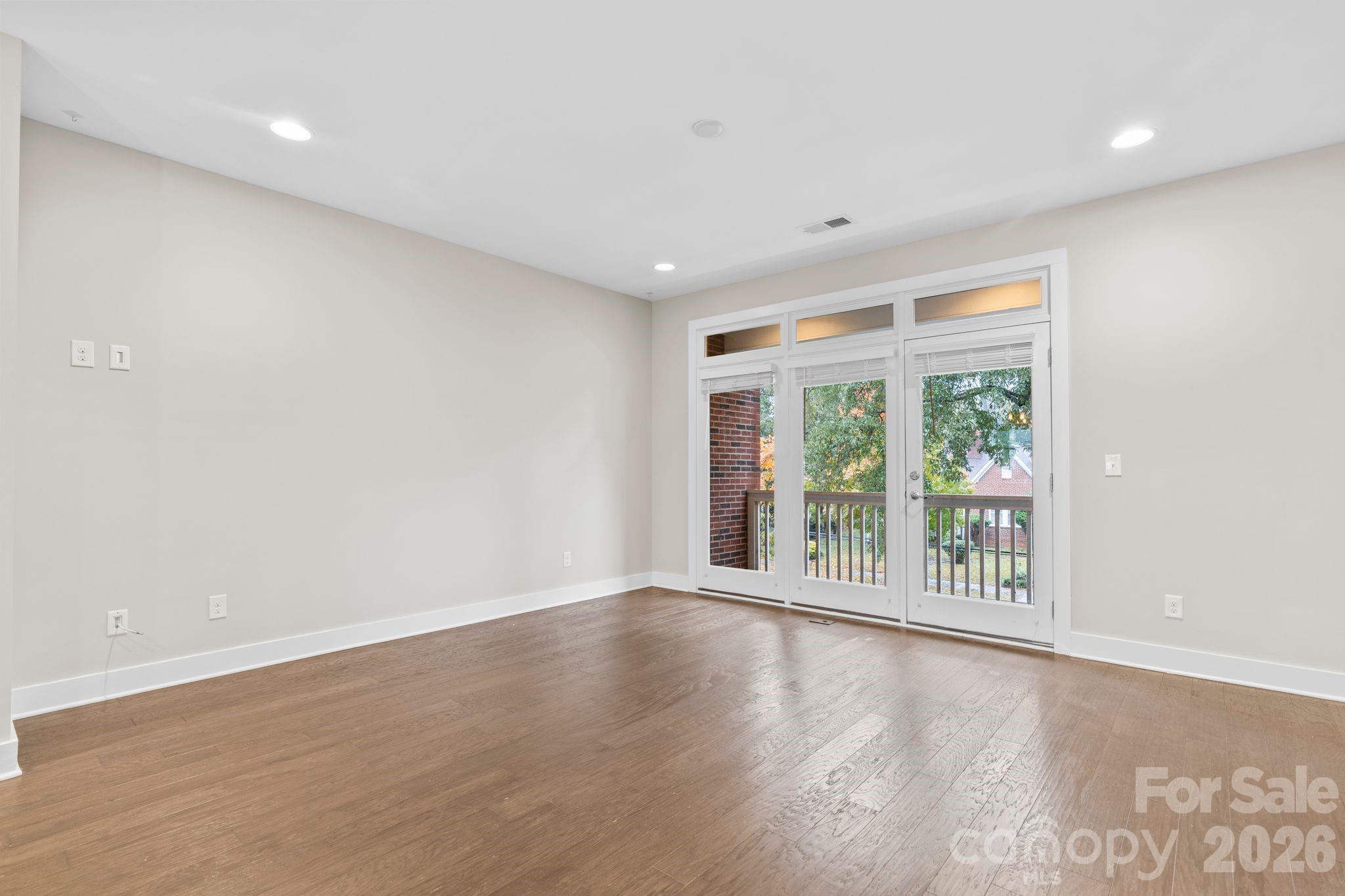 129 Grandin Road Charlotte, NC 28208 - Photo 4 of 35