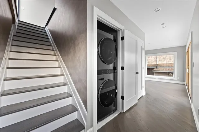 $989,000 | 62 Abbey Court | Gerritsen Beach