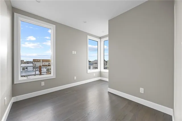 $989,000 | 62 Abbey Court | Gerritsen Beach