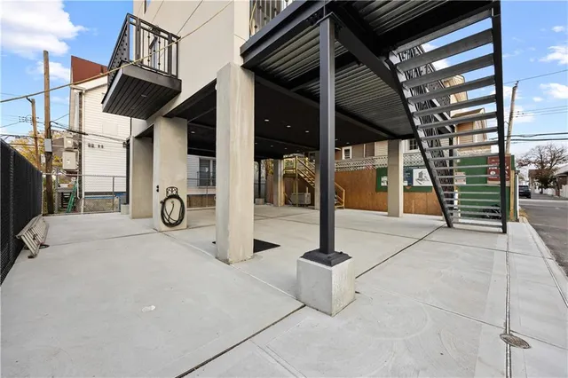 $989,000 | 62 Abbey Court | Gerritsen Beach