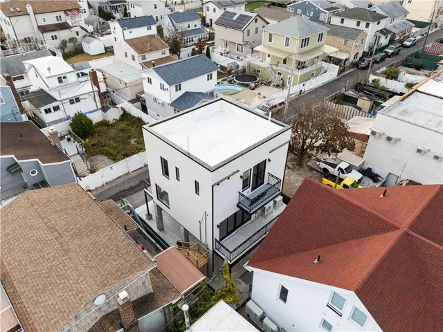 $989,000 | 62 Abbey Court | Gerritsen Beach