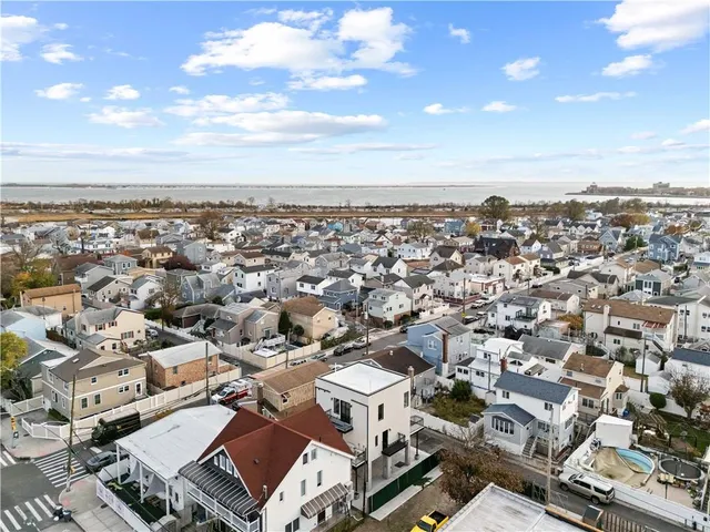 $989,000 | 62 Abbey Court | Gerritsen Beach