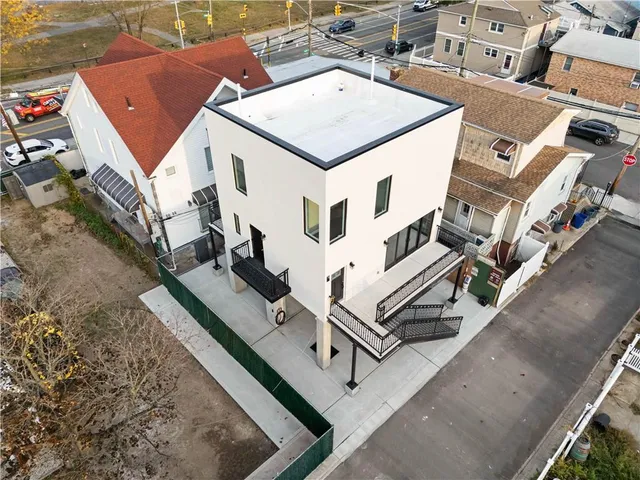 $989,000 | 62 Abbey Court | Gerritsen Beach