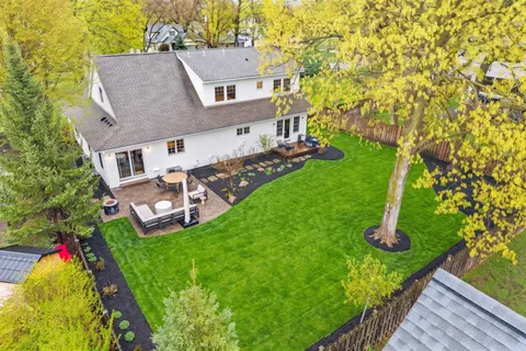 $2,250,000 | 225 Broadway Avenue North, Wayzata, MN 55391