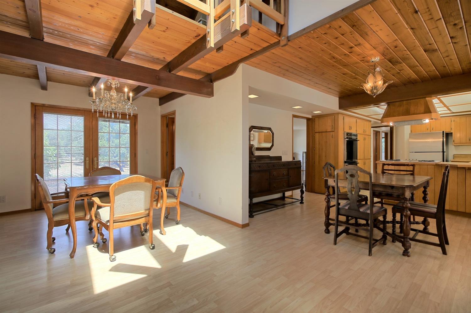 205 Palomar Road Ojai, CA 93023 - Photo 18 of 38 a dining room with furniture and window