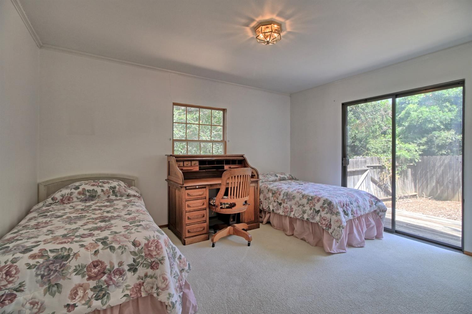 205 Palomar Road Ojai, CA 93023 - Photo 24 of 38 a bedroom with a bed and a window