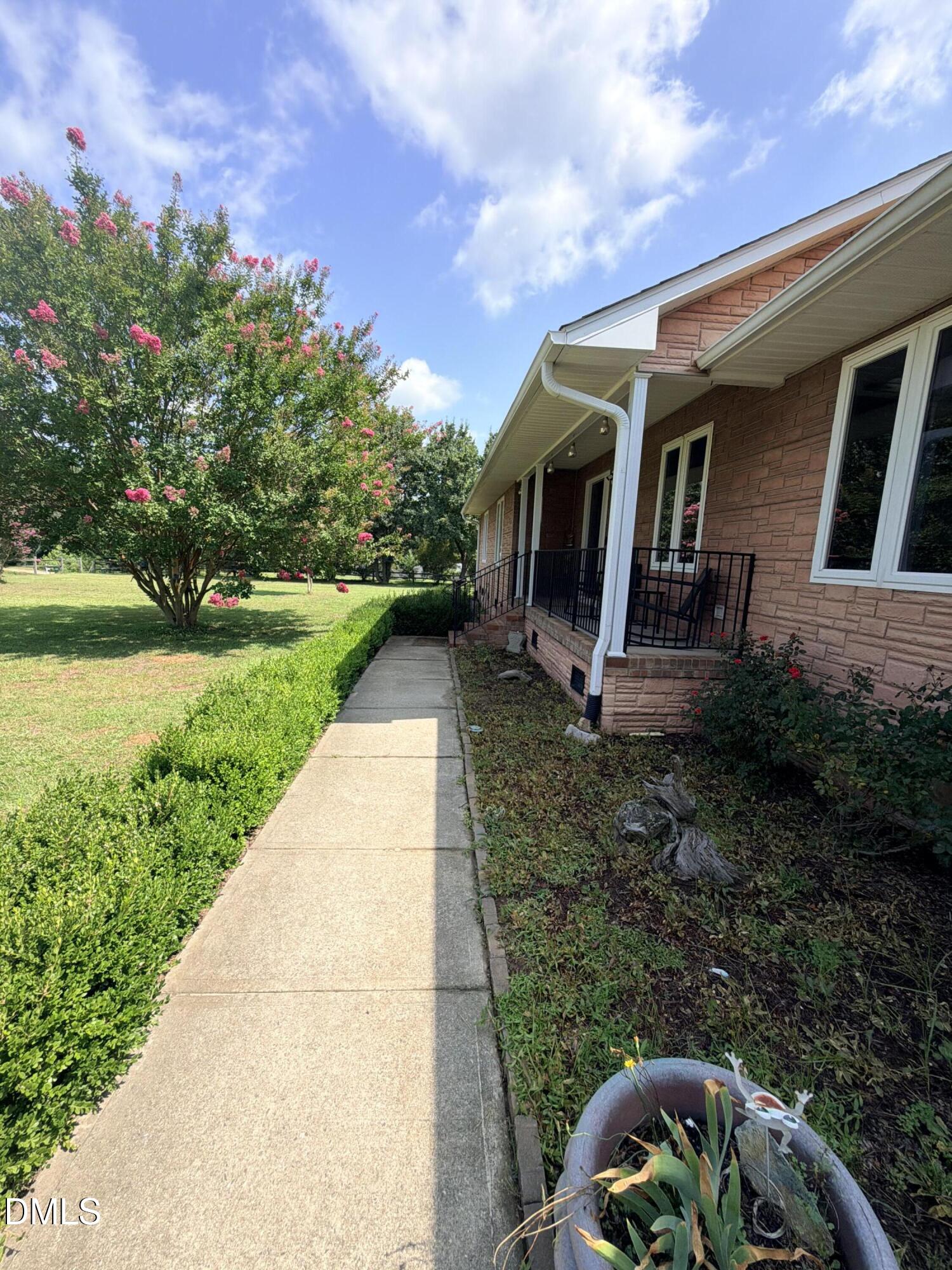 210 W Road Angier, NC 27501 - Photo 6 of 62 IMG_4178