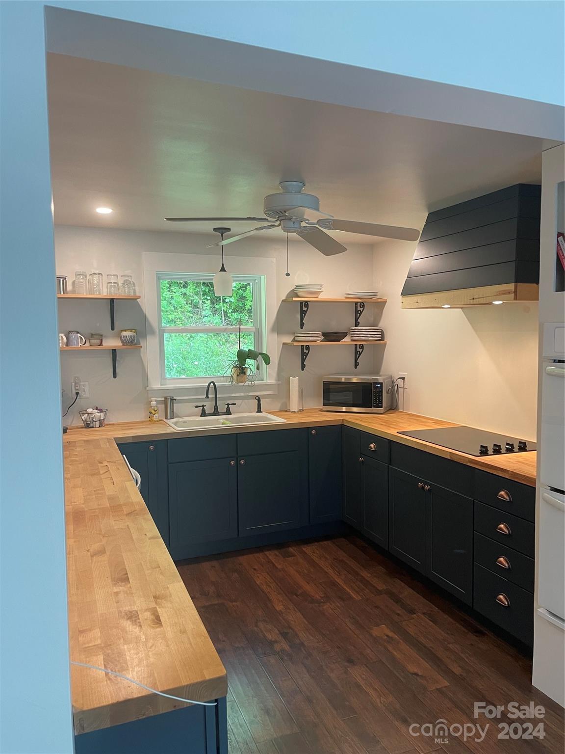4397 Newfound Road Canton, NC 28716 - Photo 3 of 12 Gallery Image 3
